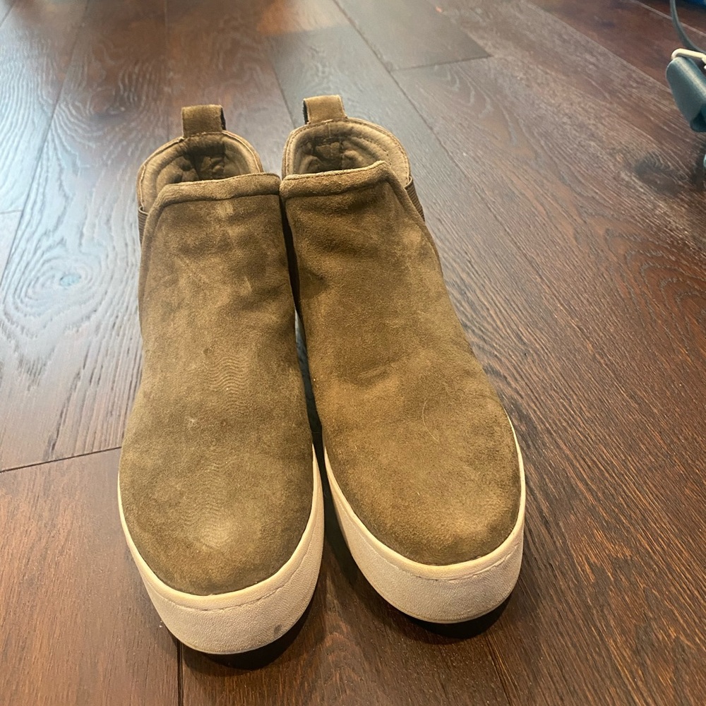 Steve Madden slip on suede high top. Greenish brown color.
